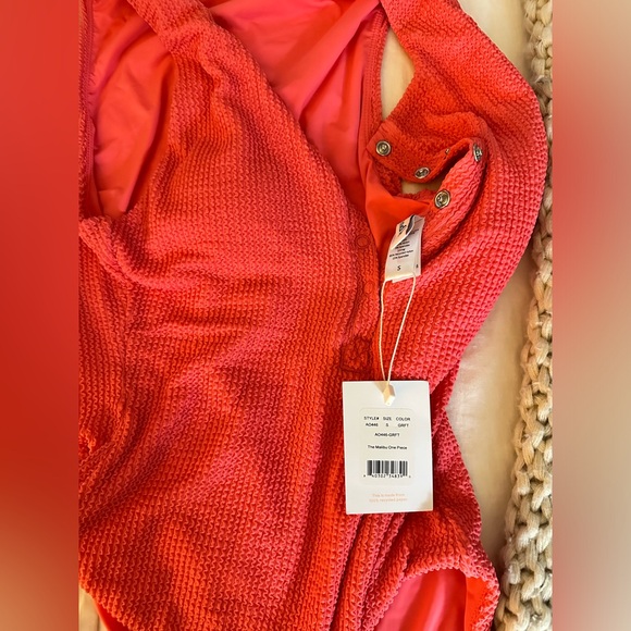 Andie Swim The Malibu One Piece Seersucker Pink Grapefuit Size Small NWT Classic - Picture 4 of 5
